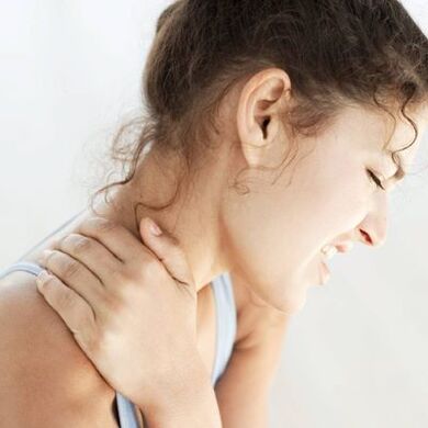bolest krku u dívky příznakem osteochondrózy