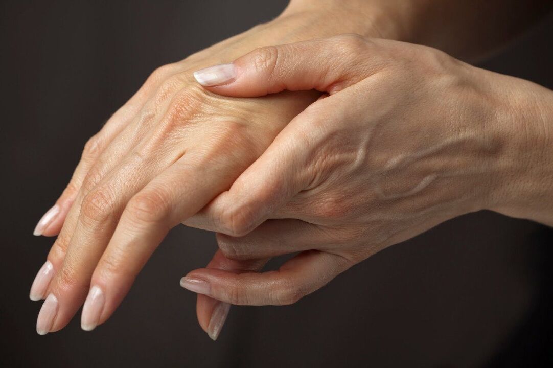 příznaky bolesti v kloubech prstů