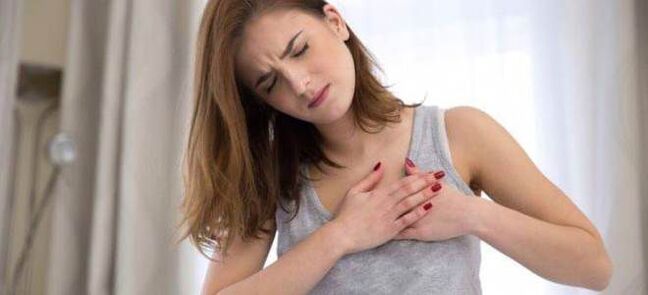 Osteochondróza hrudní páteře se může projevit bolestí v oblasti srdce